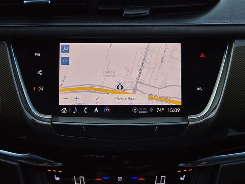 Used 2021 Cadillac XT6 Sport w/ LPO, ONYX Package image 18