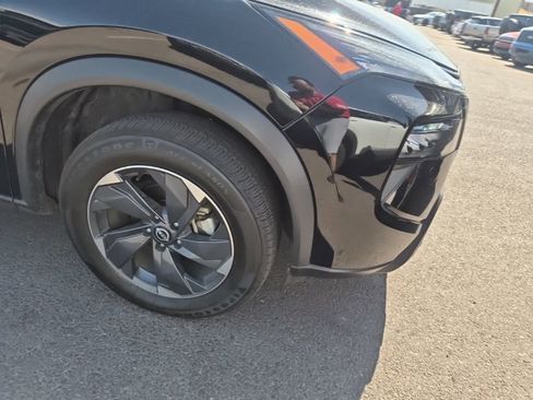 Used 2024 Nissan Rogue SV FWD image 3