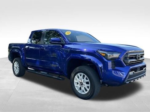 Certified 2024 Toyota Tacoma SR5 AWD/4WD image 7