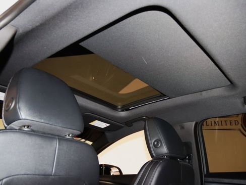 Used 2025 Chevrolet Equinox EV RS FWD image 20