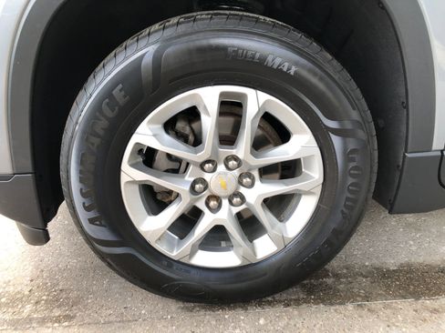 Used 2018 Chevrolet Traverse LS FWD image 4