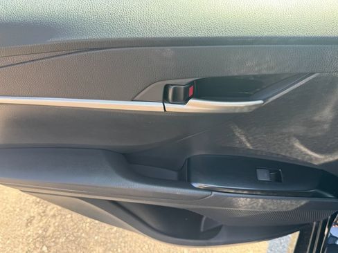 Used 2025 Toyota Camry SE FWD image 34