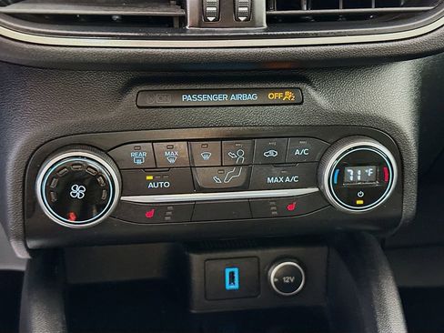 Used 2020 Ford Escape SE image 15