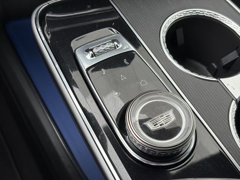 Certified 2024 Cadillac Lyriq Luxury AWD/4WD image 29
