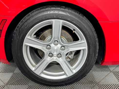 Used 2018 Chevrolet Camaro LT w/ Technology Package RWD image 27