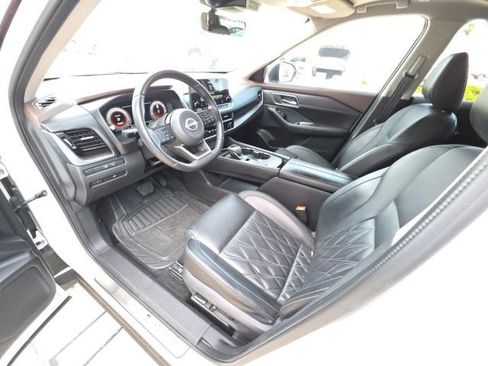 Used 2023 Nissan Rogue Platinum w/ Platinum Premium Package FWD image 12