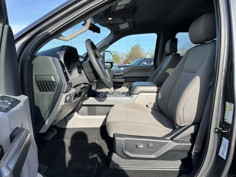 Used 2019 Ford F250 XLT w/ XLT Premium Package image 2