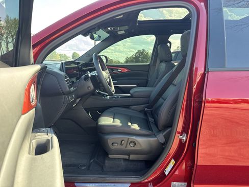 Used 2024 Chevrolet Traverse RS w/ LPO, Floor Liner Package image 16