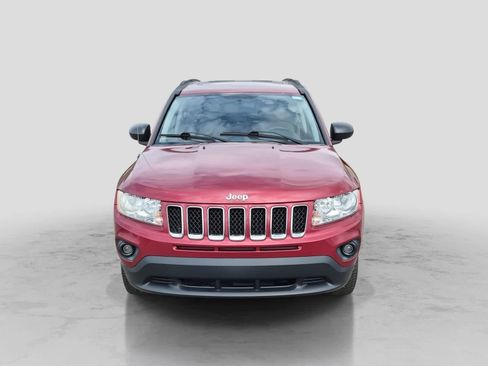 Used 2011 Jeep Compass Latitude w/ Sun/Sound Group AWD/4WD image 3
