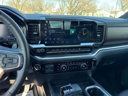 Used 2025 Chevrolet Silverado 1500 High Country image 13