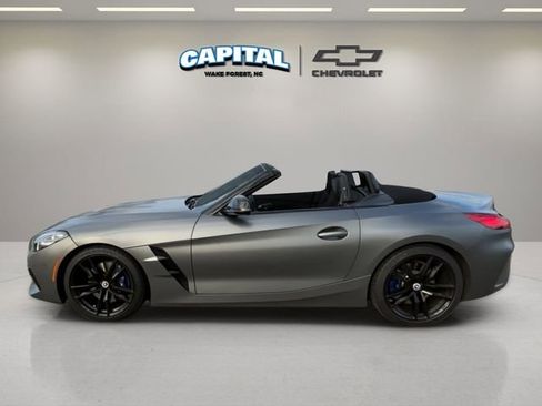 Used 2022 BMW Z4 M40i w/ Premium Package image 2