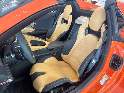 Used 2025 Chevrolet Corvette Z06 RWD image 12
