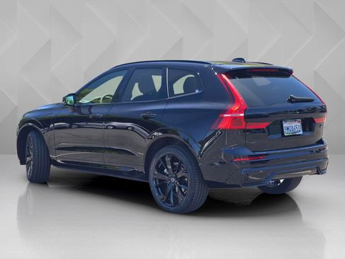 Certified 2024 Volvo XC60 T8 Ultimate w/ Protection Package Premier AWD/4WD image 4
