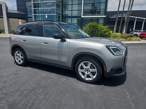 Used 2025 MINI Cooper Countryman S w/ Comfort Package Max image 2