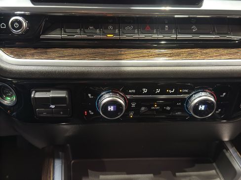 Used 2025 GMC Sierra 1500 Elevation image 33