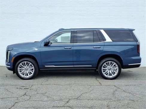 New 2026 Cadillac Escalade Luxury image 2