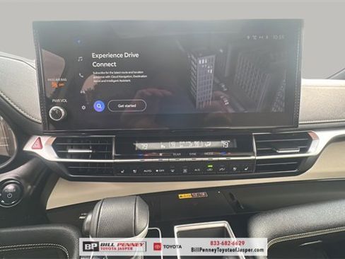 Used 2025 Toyota Sienna Platinum image 15