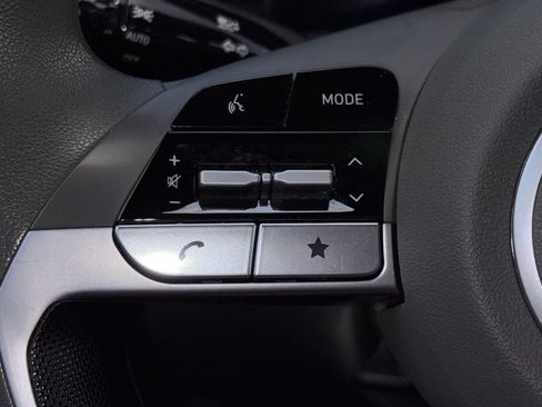 Used 2024 Hyundai Elantra SEL FWD image 11