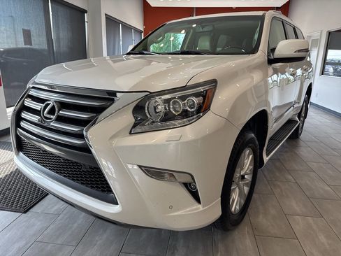 Used 2015 Lexus GX 460 w/ Premium Package image 3