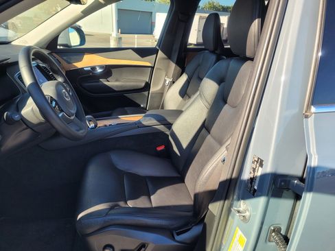 Used 2023 Volvo XC90 T8 Plus w/ Protection Package Premier image 9