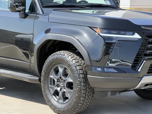 New 2026 Lexus GX 550 AWD/4WD image 4