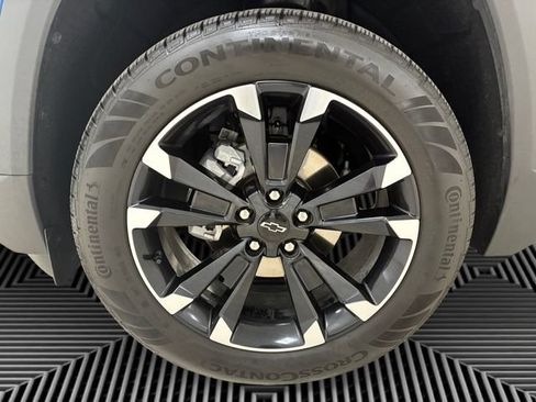 Certified 2025 Chevrolet Equinox RS w/ Safety and Technology Package AWD/4WD image 9