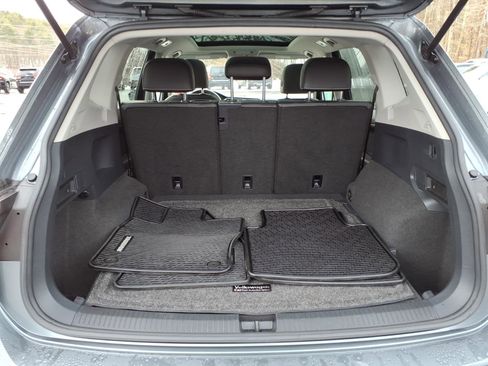 Used 2021 Volkswagen Tiguan SE w/ Panoramic Sunroof Package image 6