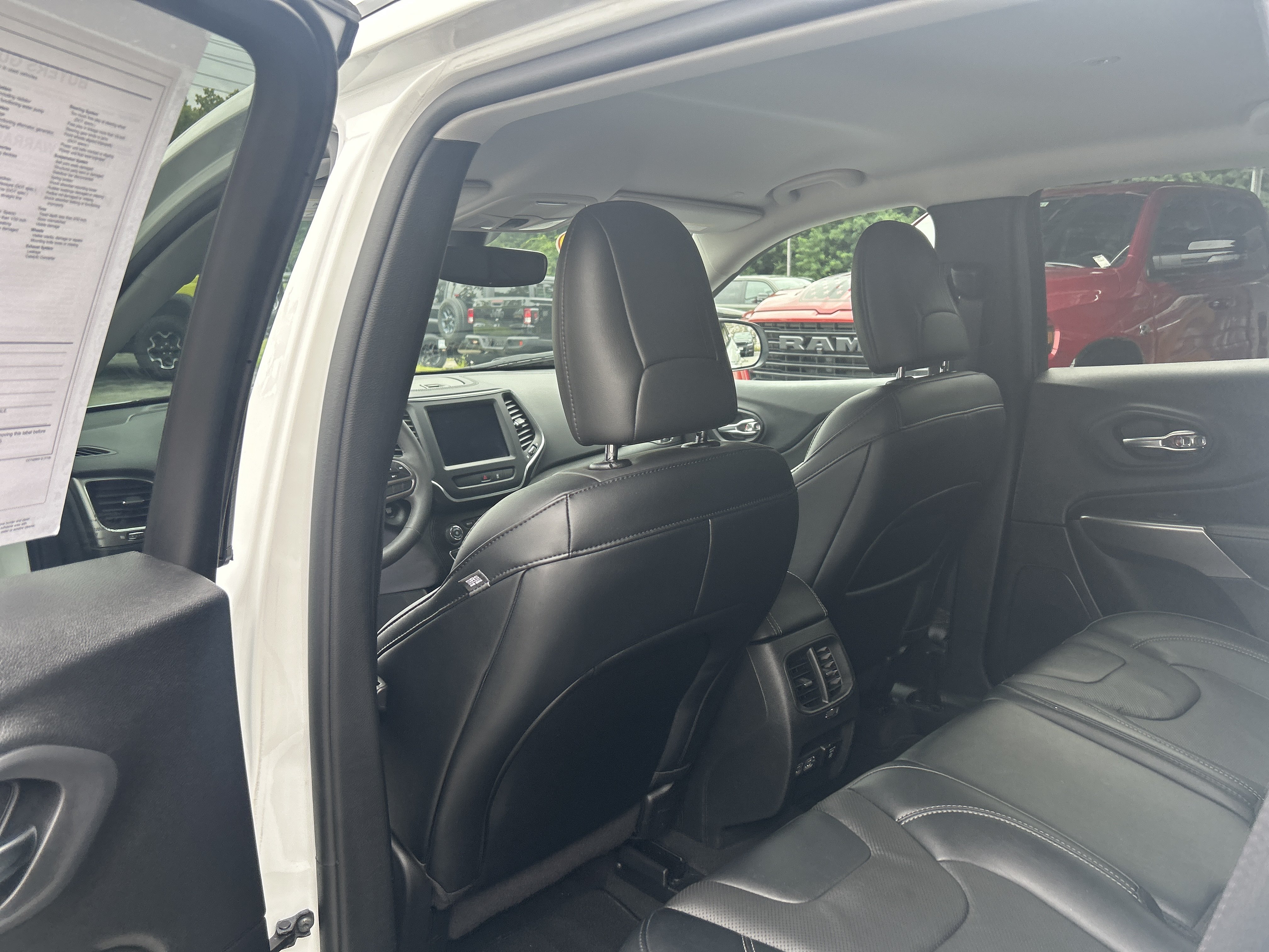 Certified 2022 Jeep Cherokee Latitude Lux FWD image 13