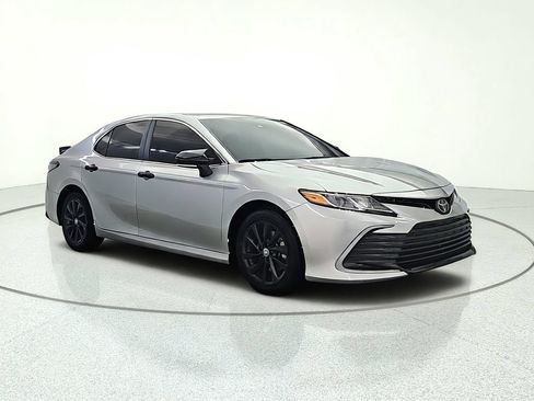 Used 2023 Toyota Camry LE FWD image 9