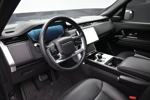 Used 2024 Land Rover Range Rover SV AWD/4WD image 15