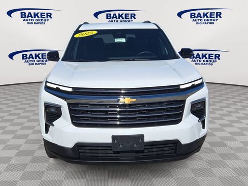Used 2025 Chevrolet Traverse LT AWD/4WD image 8