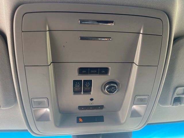 Used 2019 Chevrolet Tahoe Premier AWD/4WD image 17