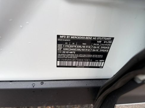Certified 2025 Mercedes-Benz GLB 250 image 27