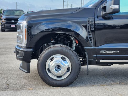 New 2026 Ford F350 Platinum w/ FX4 Off-Road Package AWD/4WD image 7