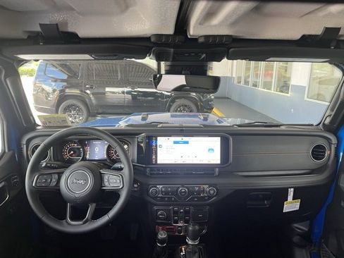 New 2025 Jeep Gladiator Mojave w/ Convenience Group image 13