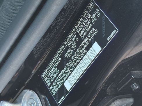 Used 2025 Volvo V60 B5 Cross Country Plus image 29