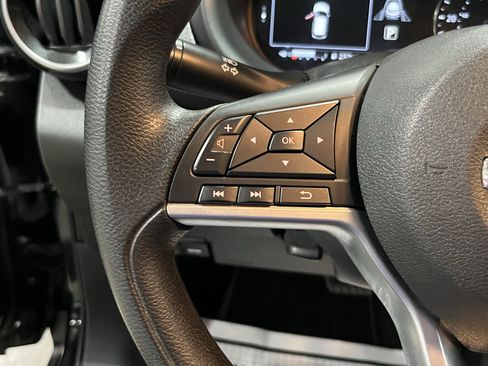 Used 2021 Nissan Kicks SV image 18