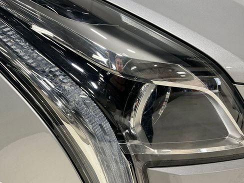 Used 2019 Cadillac XT5 Luxury AWD/4WD image 26