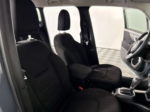 Used 2019 Jeep Renegade Latitude w/ Safety and Security Group FWD image 31