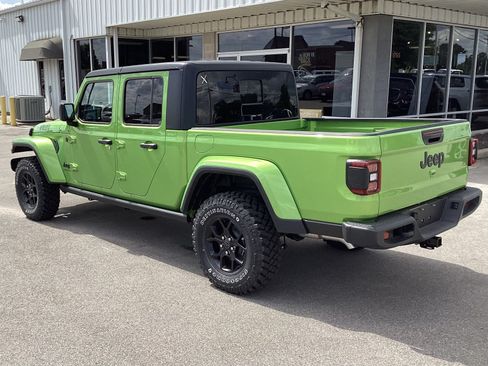 New 2026 Jeep Gladiator Sport AWD/4WD image 8
