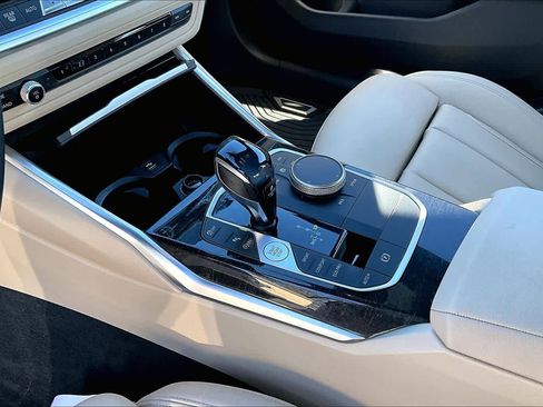 Used 2021 BMW 330i Sedan w/ Convenience Package image 15