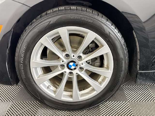 Used 2016 BMW 320i Sedan w/ Driver Assistance Package RWD image 35