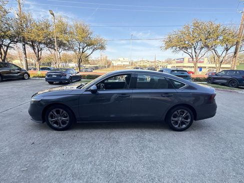 Used 2023 Honda Accord EX image 11