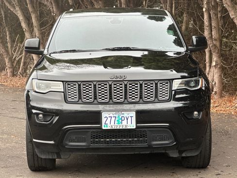 Used 2021 Jeep Grand Cherokee Laredo X image 9