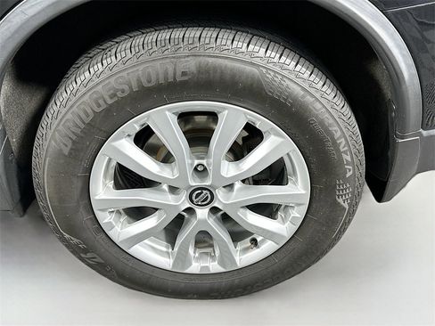 Used 2019 Nissan Rogue SV image 29