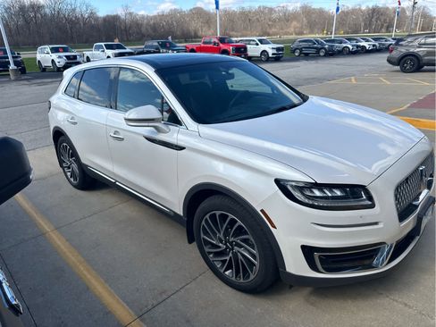Used 2019 Lincoln Nautilus Reserve image 3