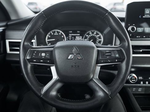 Used 2024 Mitsubishi Outlander SE image 31