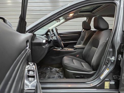 Used 2022 Nissan Altima 2.5 SV w/ SV Premium Package AWD/4WD image 13