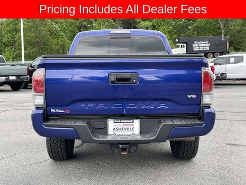 Used 2023 Toyota Tacoma TRD Sport AWD/4WD image 4