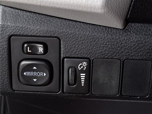 Used 2016 Toyota Corolla LE FWD image 31